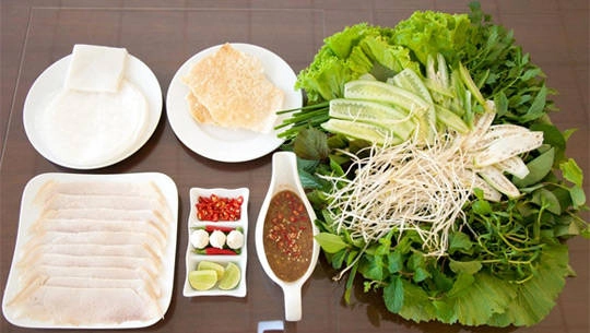 Bánh tráng cuốn thịt heo Đà Nẵng