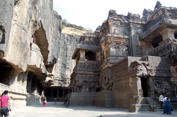 Quần thể hang động Ellora. 