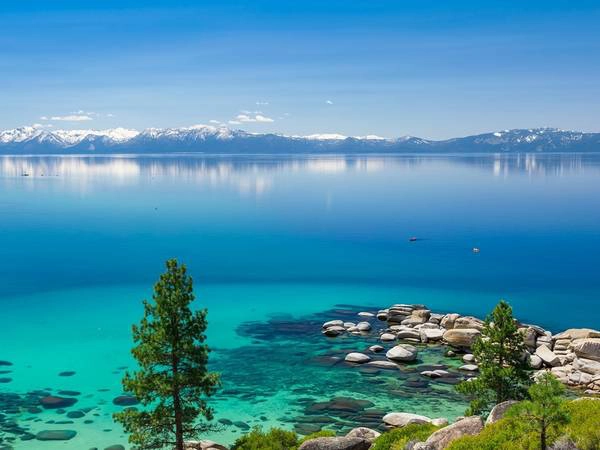 Hồ Tahoe, California và Nevada. Ảnh: Getty.