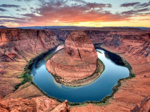 Đoạn sông Colorado cong hình móng ngựa ở Grand Canyon, bang Arizona. Ảnh: Getty.