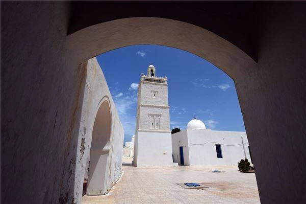 23-ly-do-khien-du-khach-kho-long--quay-lung--voi-du-lich-tunisia-ivivu-9