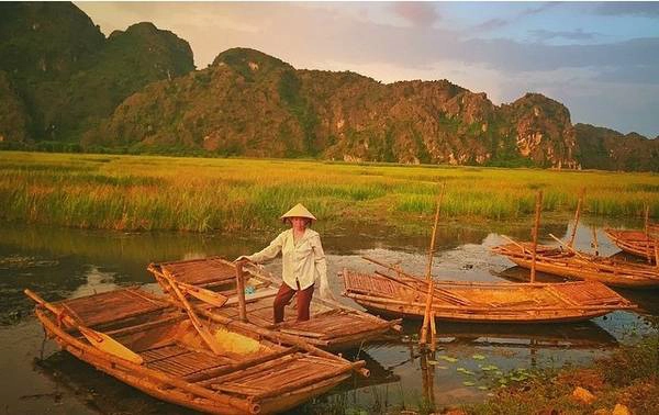 Bến thuyền Vân Long thơ mộng qua lăng kính đạo diễn phim "Kong" Jordan Vogt-Roberts. Ảnh: Jordan Vogt-Roberts.