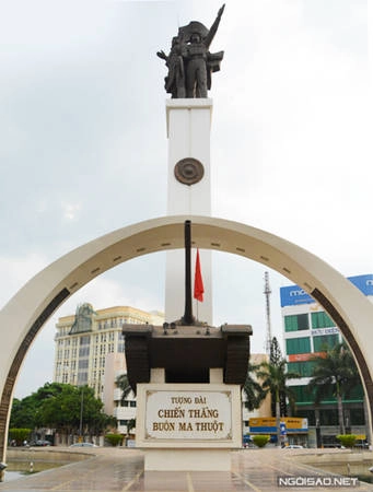 24-gio-khong-chan-o-buon-me-thuot-ivivu-5