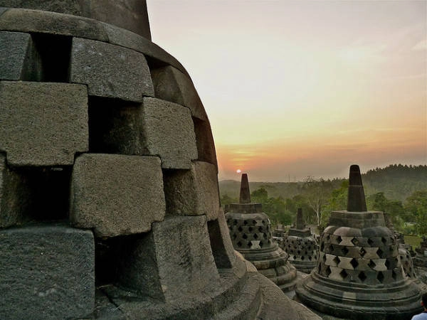 Một góc ngôi chùa Borobudur. 