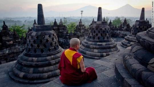 Mặt trời mọc ở Borobudur, Java, Indonesia