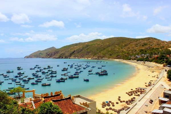 Biển Nhơn Lý. Ảnh: Hoa Mai Biển Nhơn Lý. Ảnh: Hoa Mai