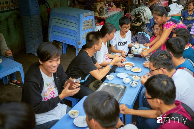 3-mon-da-an-la-bat-dia-phai-chat-thanh-chong-cao-chot-vot-o-sai-gon-ivivu-8