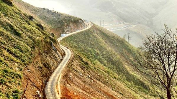 Một cảnh đèo trên đường đi Bắc Yên. Một cảnh đèo trên đường đi Bắc Yên.