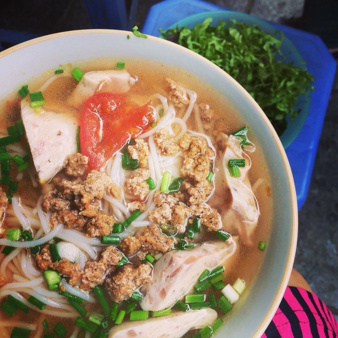 3-quan-bun-rieu-truyen-thong-cuc-ngon-de-khoi-dong-mua-he-o-ha-noi-ivivu-2