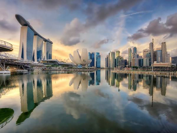 Chân trời Singapore: Đảo quốc sư tử thu hút du khách nhờ những tòa cao ốc chọc trời, trung tâm mua sắm sầm uất, nhưng vẫn giữ được nét văn hóa riêng và ẩm thực tuyệt ngon. Chân trời Singapore: Đảo quốc sư tử thu hút du khách nhờ những tòa cao ốc chọc trời, trung tâm mua sắm sầm uất, nhưng vẫn giữ được nét văn hóa riêng và ẩm thực tuyệt ngon.
