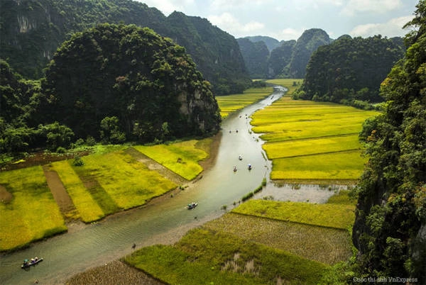 Tác phẩm "Non nước hữu tình" - Đỗ Tuyết Trinh