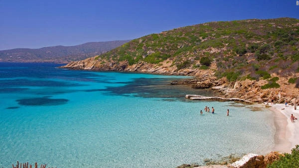 Cala Sabina, Asinara: Asinara là hòn đảo không có người sinh sống ở ngoài khơi múi tây bắc Sardinia. Nơi đây nổi tiếng với những con lừa bạch tạng và trong quá khứ từng là nơi sống của người bệnh phong và nhà tù. Nhưng hòn đảo này hiện trở thành điểm du lịch hấp dẫn với nhiều vịnh đẹp như Cala Sabina. Cala Sabina, Asinara: Asinara là hòn đảo không có người sinh sống ở ngoài khơi múi tây bắc Sardinia. Nơi đây nổi tiếng với những con lừa bạch tạng và trong quá khứ từng là nơi sống của người bệnh phong và nhà tù. Nhưng hòn đảo này hiện trở thành điểm du lịch hấp dẫn với nhiều vịnh đẹp như Cala Sabina.