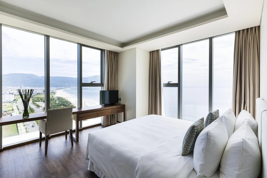 A-La-Carte-Da-Nang-Beach-ivivu-3