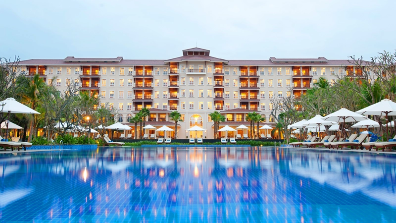 3N2Đ-Vinpearl- Luxury-da-nang-ve-may-bay-khu-hoi-an-sang-buffet- chi-voi-6199000-dong-ivivu-1