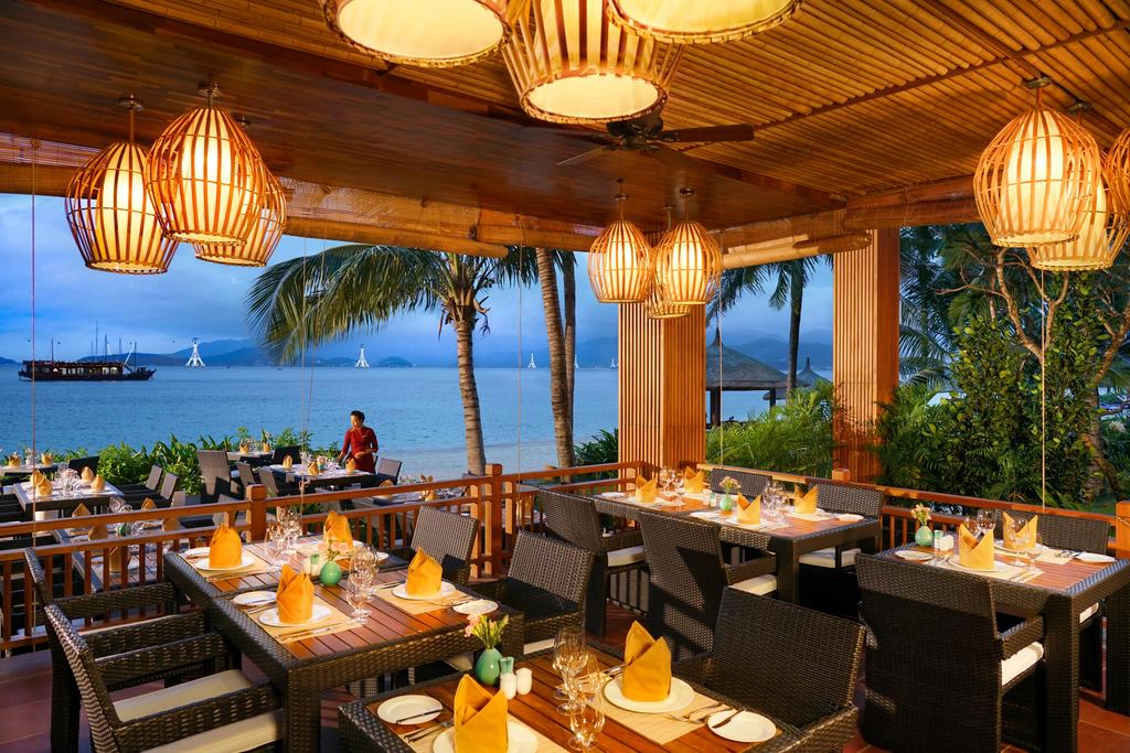 Vinpearl-Nha-Trang-Bay-Resort-Villas-ivivu-16