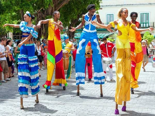 Người dân nơi đây luôn thoải mái, hạnh phúc và có một phong cách sống khác biệt. Cuba với điệu nhảy salsa đặc trưng hiện là điểm đến rất được ưa chuộng trên thế giới. Ảnh: Papportea. Người dân nơi đây luôn thoải mái, hạnh phúc và có một phong cách sống khác biệt. Cuba với điệu nhảy salsa đặc trưng hiện là điểm đến rất được ưa chuộng trên thế giới. Ảnh: Papportea.