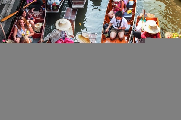 4-dieu-khien-ban-de-bi-tai-xe-lua-khi-du-lich-bangkok-ivivu-4