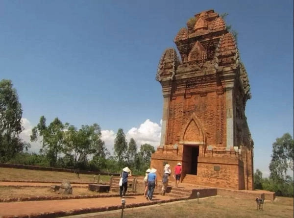 4-homestay-cuc-chat-khien-ban-quen-ngay-y-dinh-dat-khach-san-resort-khi-den-quy-nhon-ivivu-26