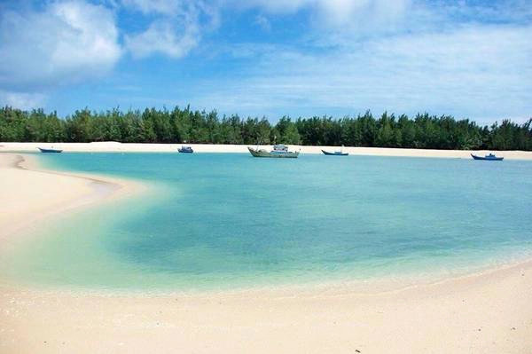 Vịnh Triều Dương trên đảo đẹp mê hồn. Ảnh: Huỳnh Tuấn Vịnh Triều Dương trên đảo đẹp mê hồn. Ảnh: Huỳnh Tuấn
