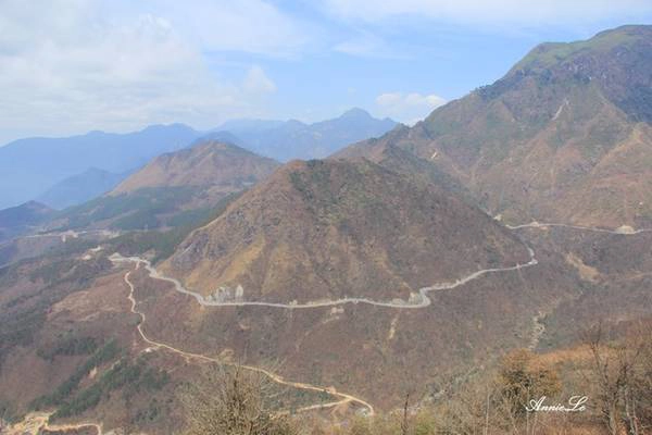 7h: Chinh phục Fansipan bằng cáp treo, tham quan thác Tình Yêu, núi Hàm Rồng, ngắm toàn cảnh đèo Ô Quy Hồ.
