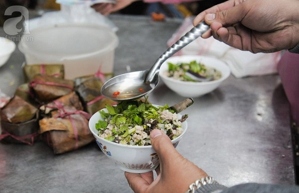 4-quan-banh-duc-nong-nhac-den-ten-da-thay-ngon-o-ha-noi-hom-nay-ban-nen-thu-ngay-ivivu-10