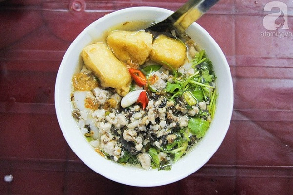 4-quan-banh-duc-nong-nhac-den-ten-da-thay-ngon-o-ha-noi-hom-nay-ban-nen-thu-ngay-ivivu-8
