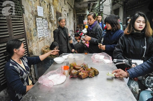 4-quan-banh-duc-nong-nhac-den-ten-da-thay-ngon-o-ha-noi-hom-nay-ban-nen-thu-ngay-ivivu-9