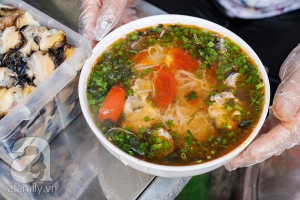 4-quan-bun-oc-co-truyen-hang-chuc-nam-tuoi-neu-khong-biet-dung-nhan-la-sanh-an-o-ha-noi-ivivu-11