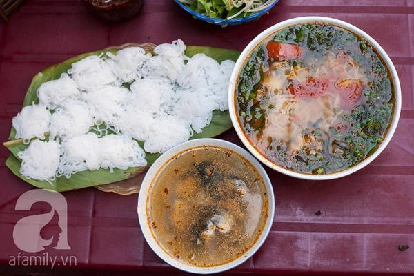 4-quan-bun-oc-co-truyen-hang-chuc-nam-tuoi-neu-khong-biet-dung-nhan-la-sanh-an-o-ha-noi-ivivu-13