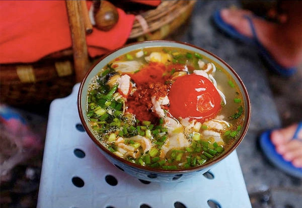 4-quan-bun-oc-co-truyen-hang-chuc-nam-tuoi-neu-khong-biet-dung-nhan-la-sanh-an-o-ha-noi-ivivu-16