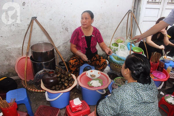  Hiện tại, quán cô Huê đã có cửa hàng ở Đặng Dung