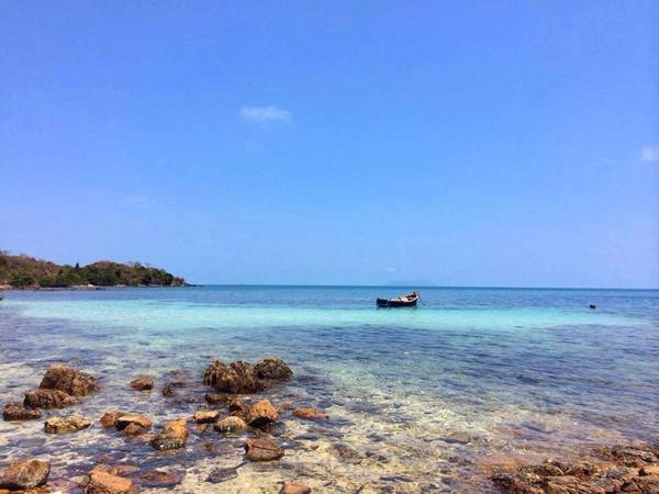 Nước biển xanh trong ở đảo Hải Tặc. Ảnh: FB Đảo Hải Tặc – Hà Tiên, Kiên Giang