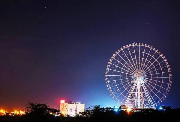 Vòng đu quay Sun Wheel Đà Nẵng. 