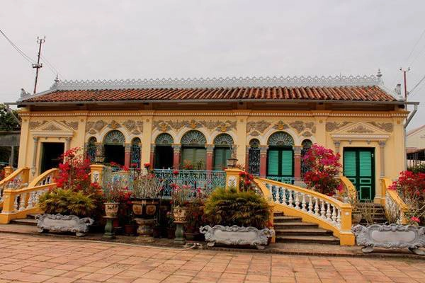 Nhà cổ Bình Thủy mang nhiều lối kiến trúc cổ xưa thời Pháp Thuộc. Ảnh: Phước Bình