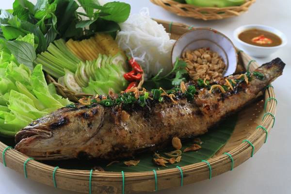 Món cá lóc nướng trui. Ảnh: chiecthiavang