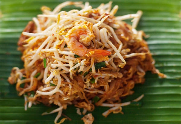 Pad Thai, một món ăn nổi tiếng tại Thái Lan. 
