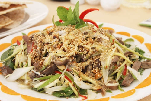 Bao tử cá ngừ hầm tiêu xanh đậm đà tại Phú Yên. Ảnh: Huấn Phan Bao tử cá ngừ hầm tiêu xanh đậm đà tại Phú Yên. Ảnh: Huấn Phan