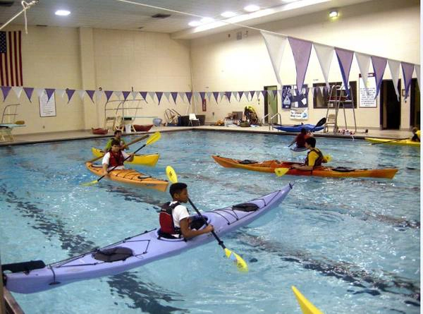 Một lớp dạy chèo thuyền kayak. Ảnh: nps.gov