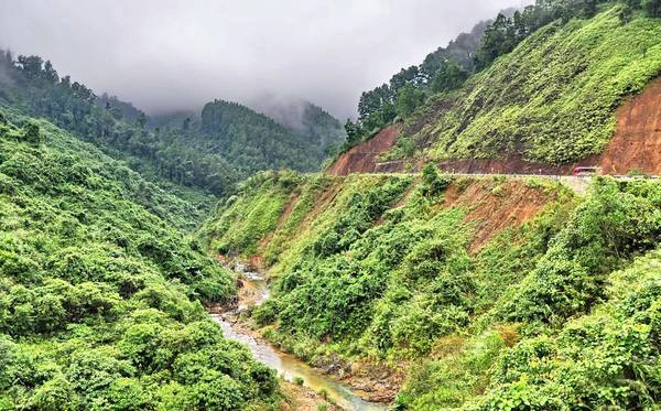 Đèo A Co huyền thoại. Ảnh: Che Trung Hieu