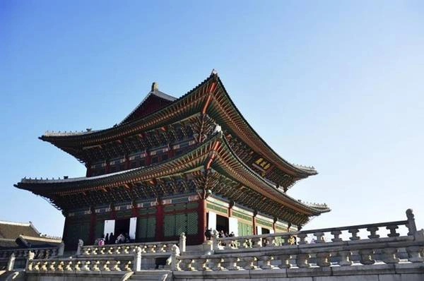 Cung điện Gyeongbok-gung sẽ đóng cửa vào thứ 3 hàng tuần. Cung điện Gyeongbok-gung sẽ đóng cửa vào thứ 3 hàng tuần.