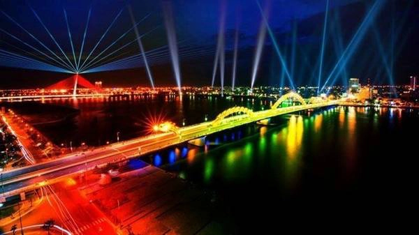 Lễ hội ánh sáng sẽ là sự kiện thu hút khách du lịch của TP Đà Nẵng. Ảnh: Zing News Lễ hội ánh sáng sẽ là sự kiện thu hút khách du lịch của TP Đà Nẵng. Ảnh: Zing News