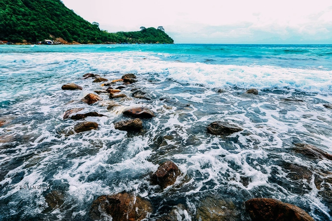 Kỷ nghỉ Tết Dương lịch sắp tới sẽ kéo dài 4 ngày. Do đó, Nam Du là điểm đến khá phù hợp cho du khách miền Nam với kỳ nghỉ dài ngày này. Quần đảo Nam Du có 21 hòn đảo lớn nhỏ, thuộc 2 xã đảo là xã An Sơn và xã Nam Du. Một số đảo nhỏ có khung cảnh đẹp thường được du khách ghé chân là Hòn Ngang, Hòn Mấu, Hai Bờ Đập, Bãi Cây Mến. Kỷ nghỉ Tết Dương lịch sắp tới sẽ kéo dài 4 ngày. Do đó, Nam Du là điểm đến khá phù hợp cho du khách miền Nam với kỳ nghỉ dài ngày này. Quần đảo Nam Du có 21 hòn đảo lớn nhỏ, thuộc 2 xã đảo là xã An Sơn và xã Nam Du. Một số đảo nhỏ có khung cảnh đẹp thường được du khách ghé chân là Hòn Ngang, Hòn Mấu, Hai Bờ Đập, Bãi Cây Mến.