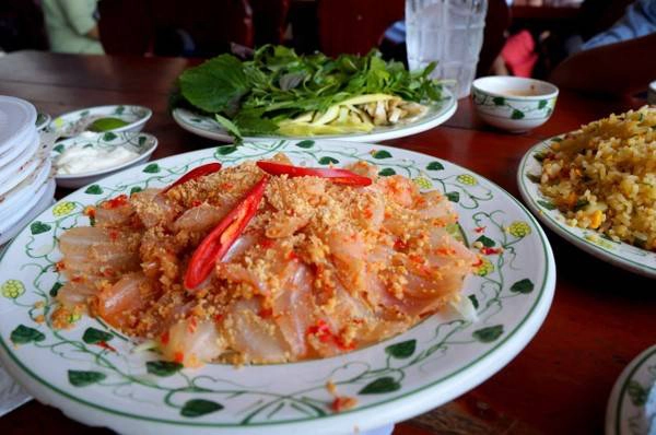 Món gỏi cá Mai đặc sản của vùng biển lớn. Món gỏi cá Mai đặc sản của vùng biển lớn.