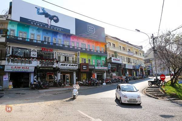 Tại đây luôn đa dạng mô hình khách sạn đẹp, sang trọng, tao nhã hay với giá rẻ thích hợp cho giới trẻ cũng rất nhiều. Tại đây luôn đa dạng mô hình khách sạn đẹp, sang trọng, tao nhã hay với giá rẻ thích hợp cho giới trẻ cũng rất nhiều.