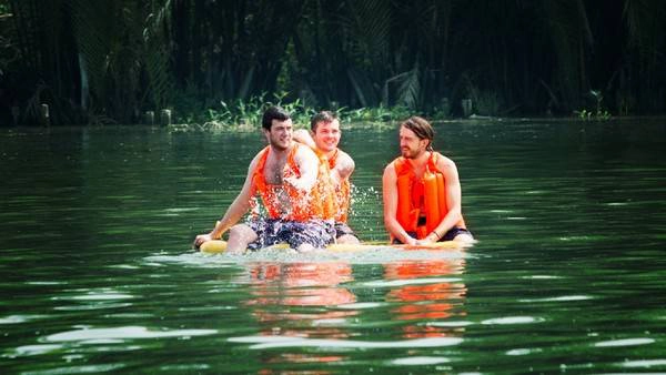 Và bạn sẽ được trải nghiệm cảm giác tắm sông sẽ khác với tắm biển như thế nào. Và bạn sẽ được trải nghiệm cảm giác tắm sông sẽ khác với tắm biển như thế nào.