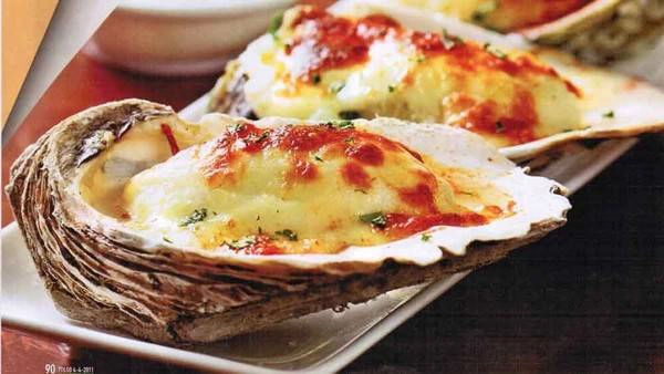 Món hàu sữa nướng phô mai cực kỳ nổi tiếng. Món hàu sữa nướng phô mai cực kỳ nổi tiếng.