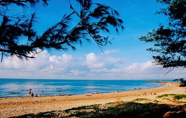 Bãi biển xanh đẹp của Phan Thiết Bãi biển xanh đẹp của Phan Thiết