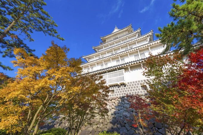 Thành Shimabara Nằm ở thành phố cùng tên thuộc tỉnh Nagasaki, tòa thành Shimabara do tướng Matsukura Shigemasa xây trong 7 năm vào thời Azuchi Momoyamaki (1573 – 1603). Do có quan hệ mật thiết với Cơ Đốc giáo, ngày nay tháp canh của tòa thành được khôi phục làm phòng tư liệu trưng bày tài liệu lịch sử về tôn giáo này. Ảnh: GaijinPot. Thành Shimabara Nằm ở thành phố cùng tên thuộc tỉnh Nagasaki, tòa thành Shimabara do tướng Matsukura Shigemasa xây trong 7 năm vào thời Azuchi Momoyamaki (1573 – 1603). Do có quan hệ mật thiết với Cơ Đốc giáo, ngày nay tháp canh của tòa thành được khôi phục làm phòng tư liệu trưng bày tài liệu lịch sử về tôn giáo này. Ảnh: GaijinPot.