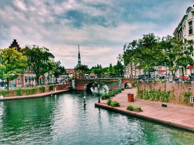 Công viên Huis ten bosch Đây là một công viên chủ đề được xây dựng theo phong cách phương Tây, Huis ten bosch mang đến trải nghiệm và không gian mới lạ cho du khách đến Nagasaki. Đến công viên du khách sẽ choáng ngợp vì những kênh đào, cối xay gió, đền đài nguy nga xây theo lối kiến trúc mô phỏng một thị trấn Hà Lan cổ kính. Ảnh: we25. Công viên Huis ten bosch Đây là một công viên chủ đề được xây dựng theo phong cách phương Tây, Huis ten bosch mang đến trải nghiệm và không gian mới lạ cho du khách đến Nagasaki. Đến công viên du khách sẽ choáng ngợp vì những kênh đào, cối xay gió, đền đài nguy nga xây theo lối kiến trúc mô phỏng một thị trấn Hà Lan cổ kính. Ảnh: we25.