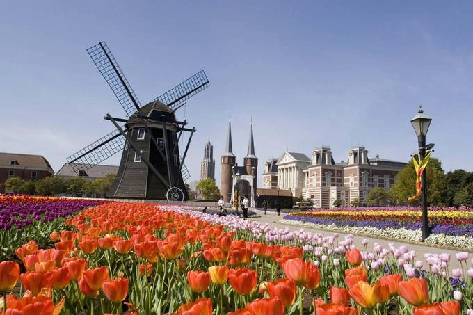 Ngoài các nhà hàng phục vụ đồ ăn Âu Á, du khách được tận hưởng không gian thanh bình của các tour đi thuyền, những vườn hoa tulip rộng bạt ngàn hay cuộc thi pháo hoa nhộn nhịp vào hè. Ảnh: Asia.neiki. Ngoài các nhà hàng phục vụ đồ ăn Âu Á, du khách được tận hưởng không gian thanh bình của các tour đi thuyền, những vườn hoa tulip rộng bạt ngàn hay cuộc thi pháo hoa nhộn nhịp vào hè. Ảnh: Asia.neiki. Ngoài các nhà hàng phục vụ đồ ăn Âu Á, du khách được tận hưởng không gian thanh bình của các tour đi thuyền, những vườn hoa tulip rộng bạt ngàn hay cuộc thi pháo hoa nhộn nhịp vào hè. Ảnh: Asia.neiki. Ngoài các nhà hàng phục vụ đồ ăn Âu Á, du khách được tận hưởng không gian thanh bình của các tour đi thuyền, những vườn hoa tulip rộng bạt ngàn hay cuộc thi pháo hoa nhộn nhịp vào hè. Ảnh: Asia.neiki.